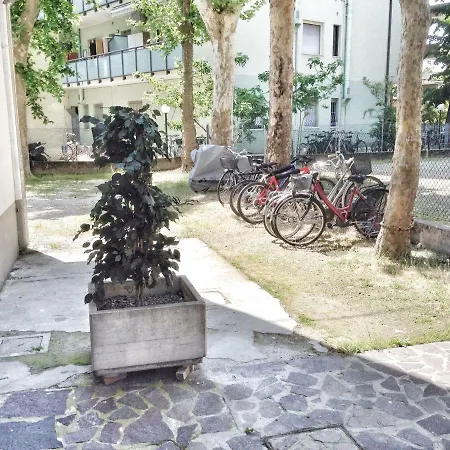 Апартаменты Monolocale Paradiso Valverde 27 *